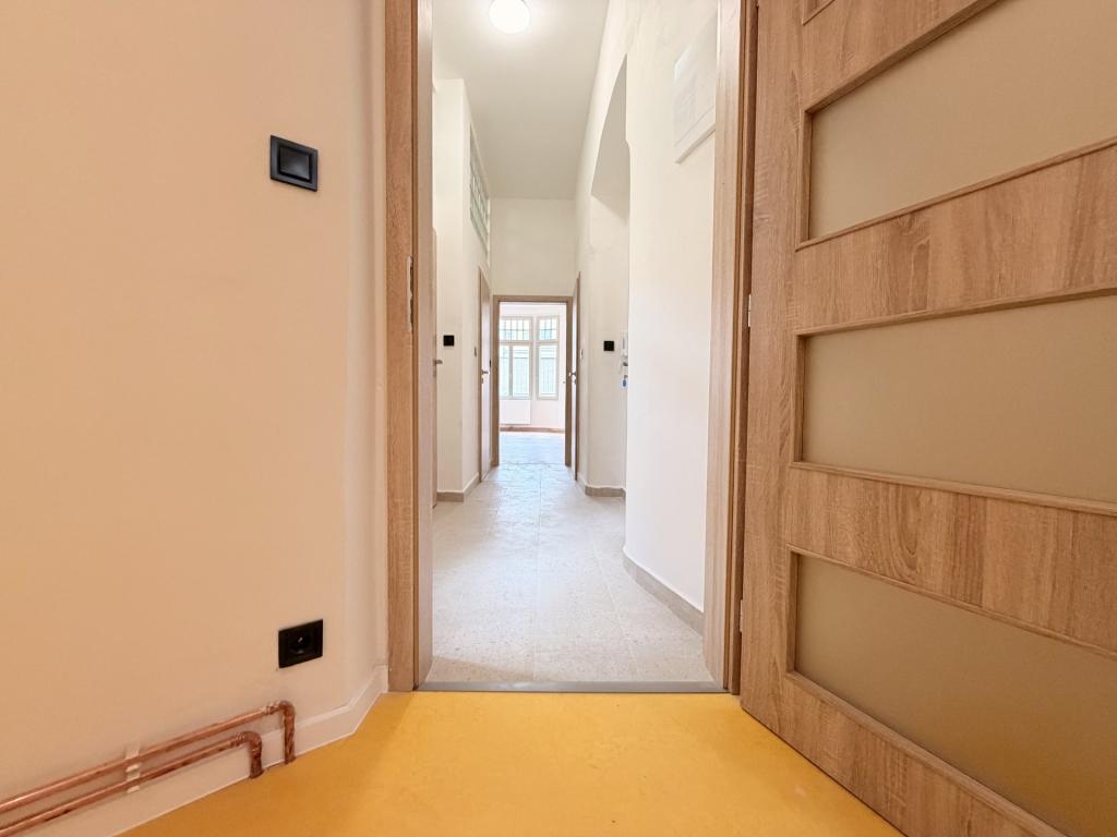 Pronájem bytu 3+1 74 m2, Plzeň – náhled fotky 5