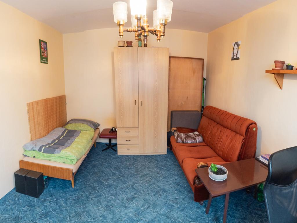Spolubydleni bytu celý pokoj 70 m2