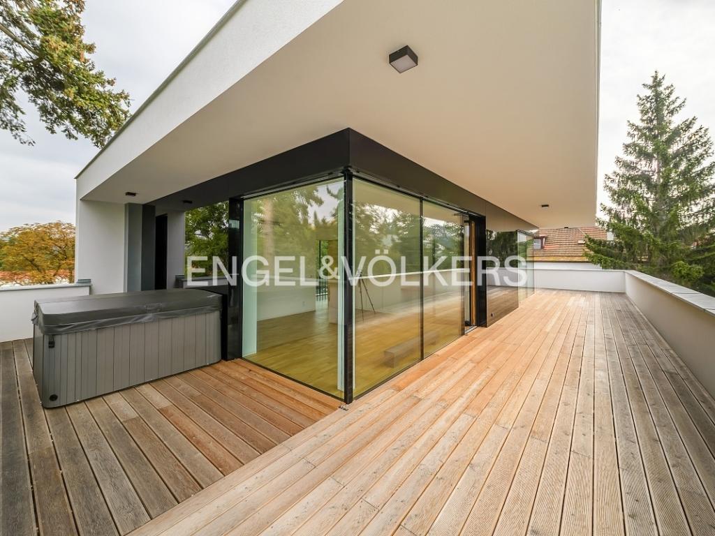 Pronájem domu 523 m2