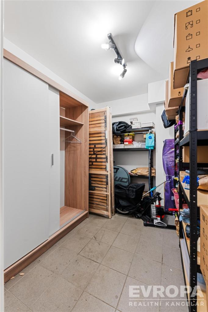 Pronájem bytu 4+kk 113 m2, Praha – náhled fotky 16