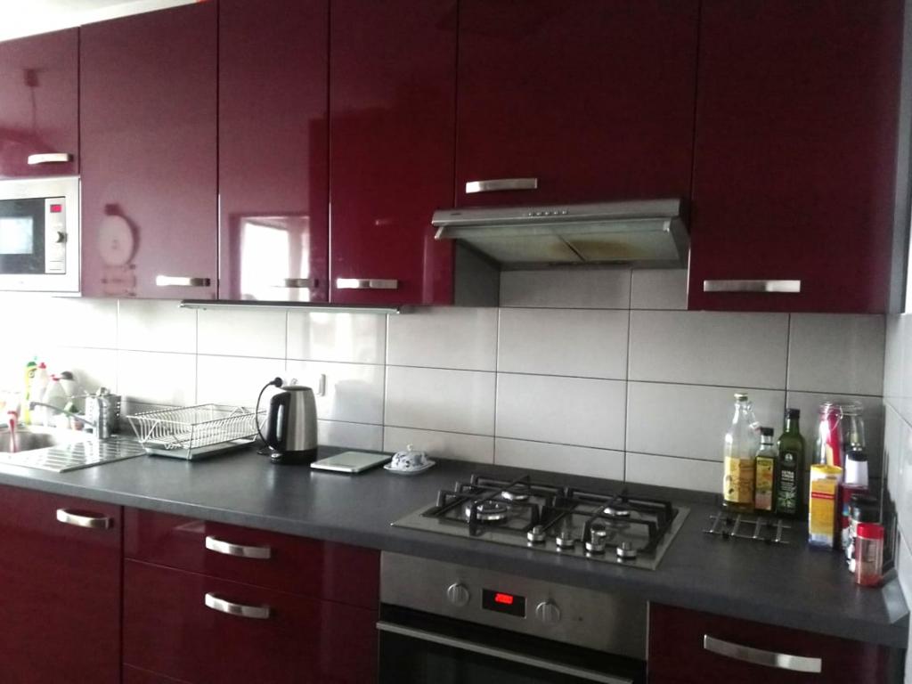 Spolubydleni bytu celý pokoj 80 m2