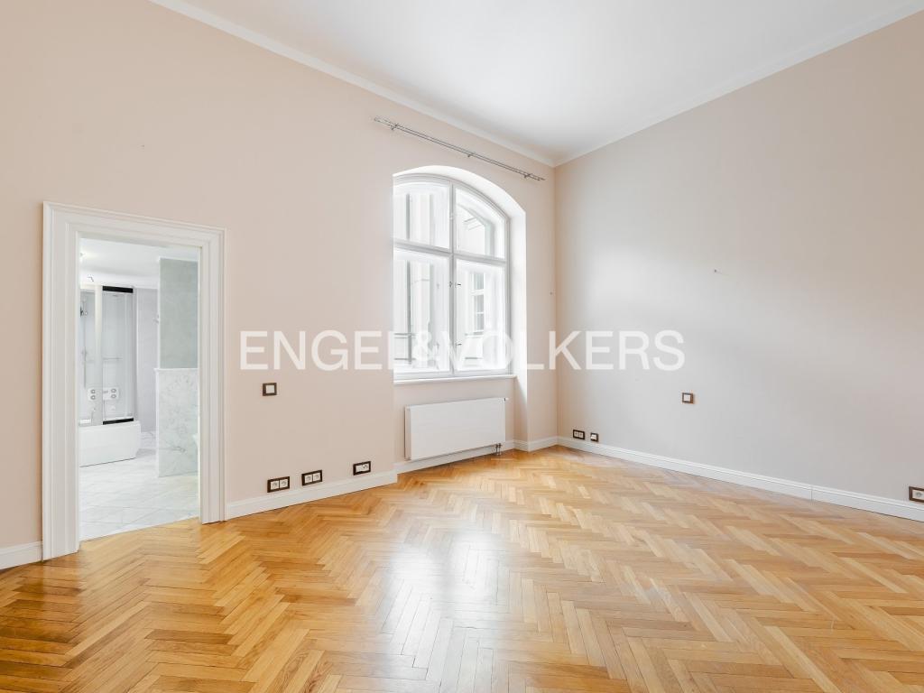 Pronájem bytu 6 a více 210 m2