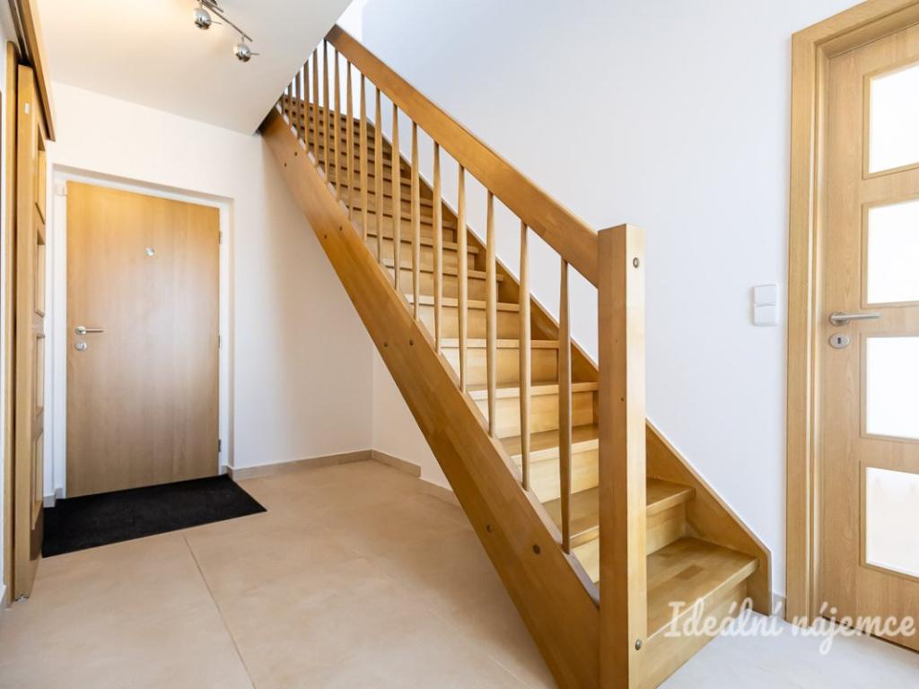 Pronájem bytu 2+kk 64 m2