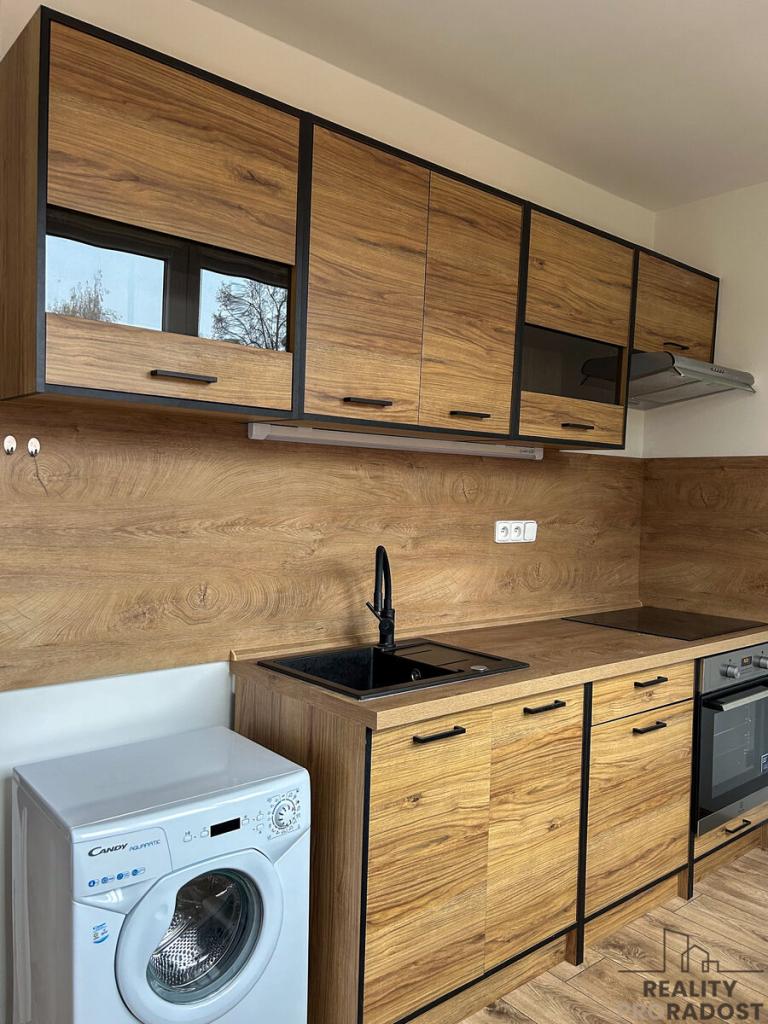 Pronájem 1+1, Ostrava - Výškovická, 10000 Kč, 36