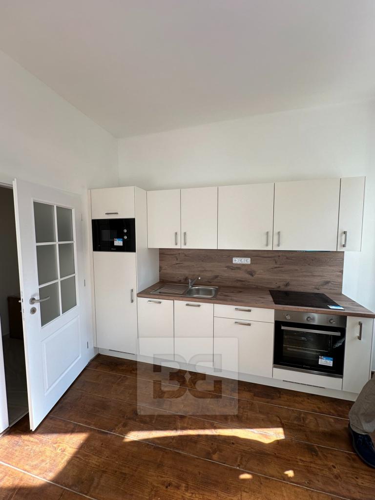 Pronájem bytu 1+1 28 m2