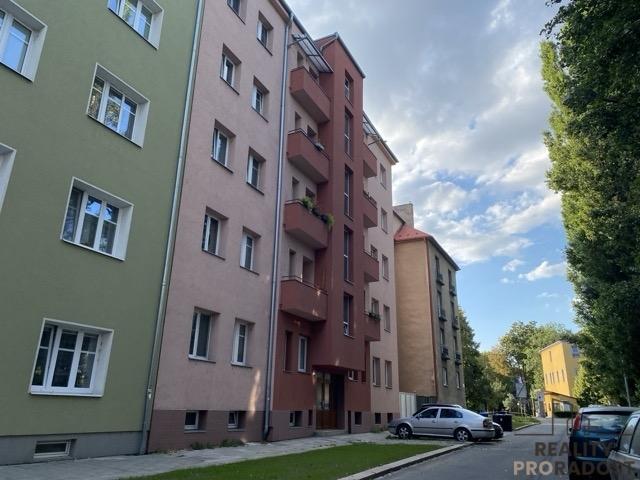 Pronájem 2+1, Olomouc - Charkovská, 15500 Kč, 80