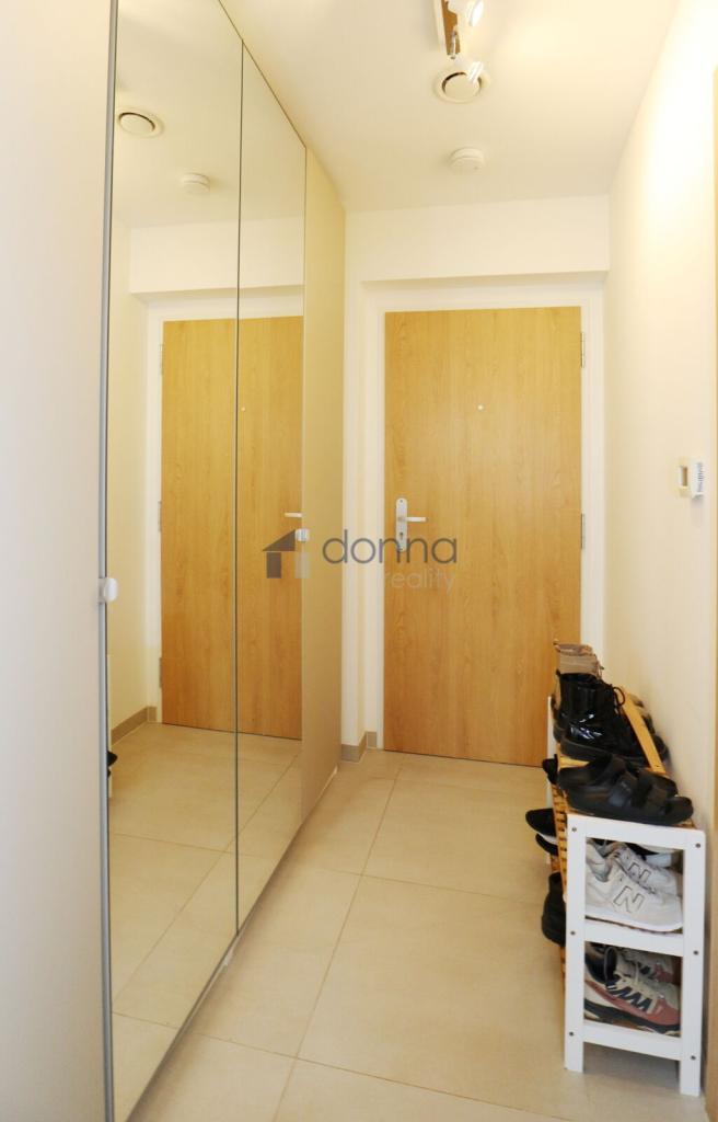 Pronájem bytu 1+kk 33 m2, Praha – náhled fotky 4