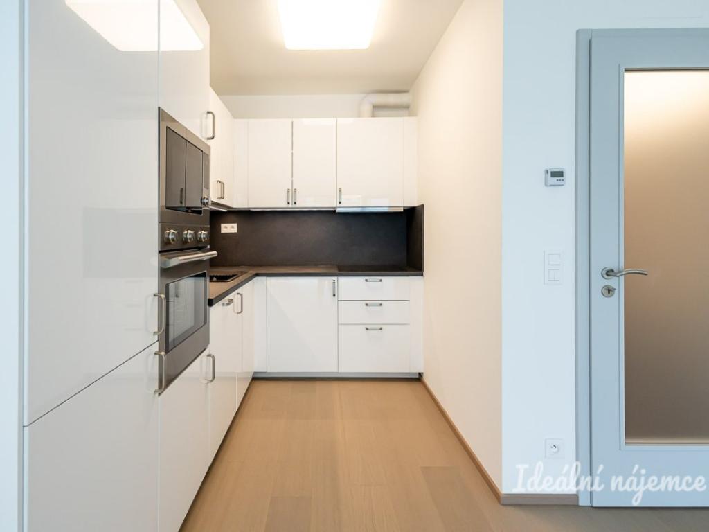 Pronájem bytu 2+kk 52 m2, Praha – náhled fotky 7