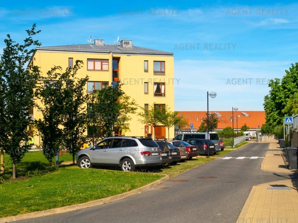 Pronájem bytu 2+kk 51 m2, Praha – náhled fotky 25