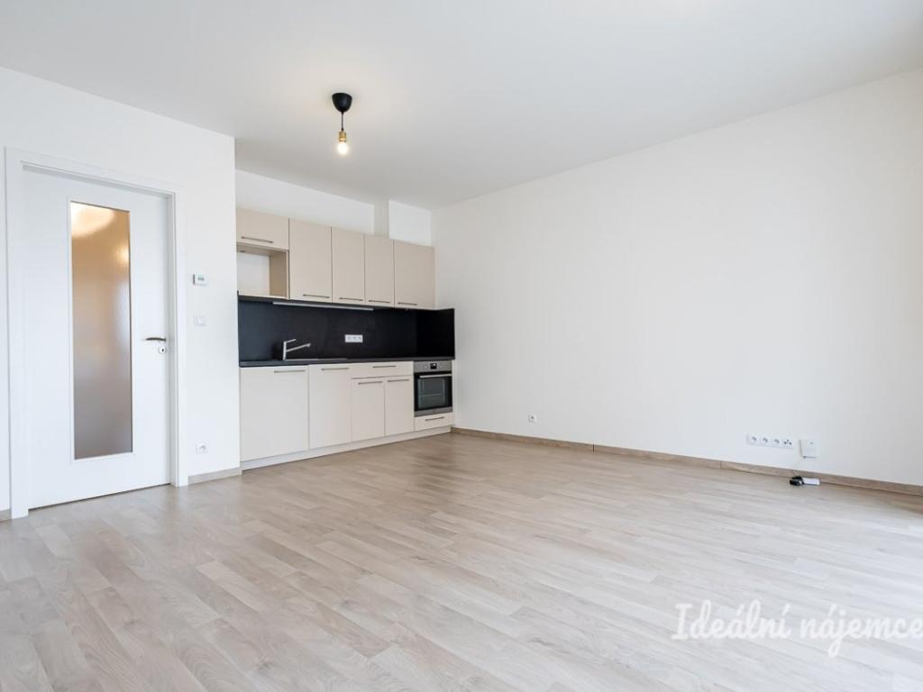 Pronájem bytu 1+kk 35 m2
