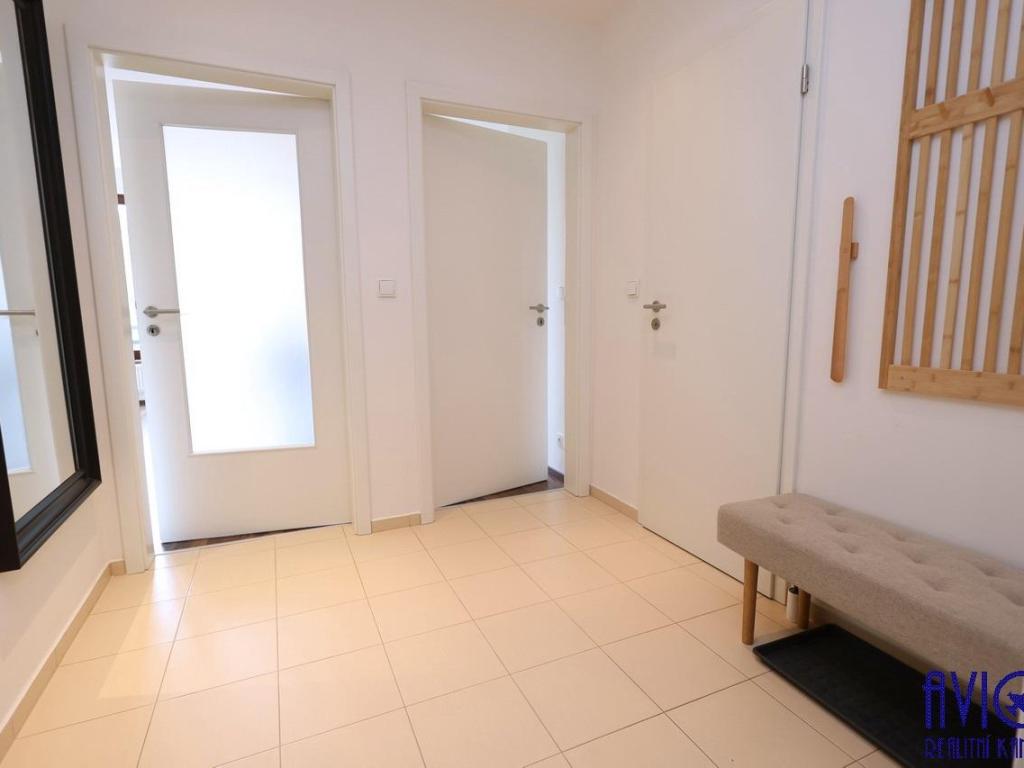Pronájem bytu 2+kk 50 m2, Praha – náhled fotky 18