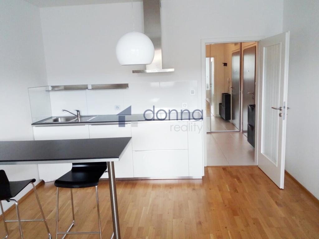 Pronájem bytu 1+kk 28 m2