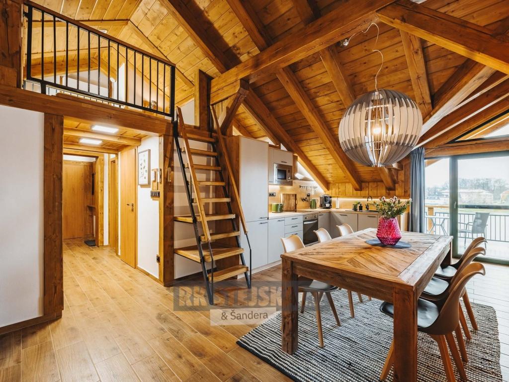 Pronájem bytu 4+kk 116 m2