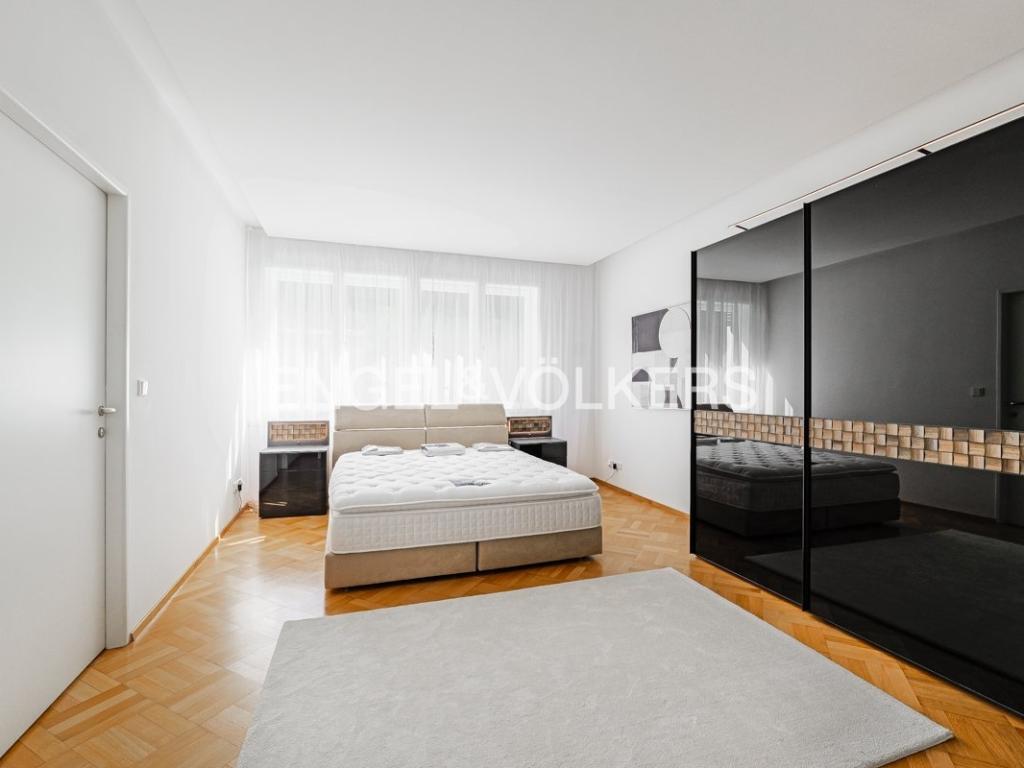 Pronájem bytu 4+1 142 m2, Praha – náhled fotky 8