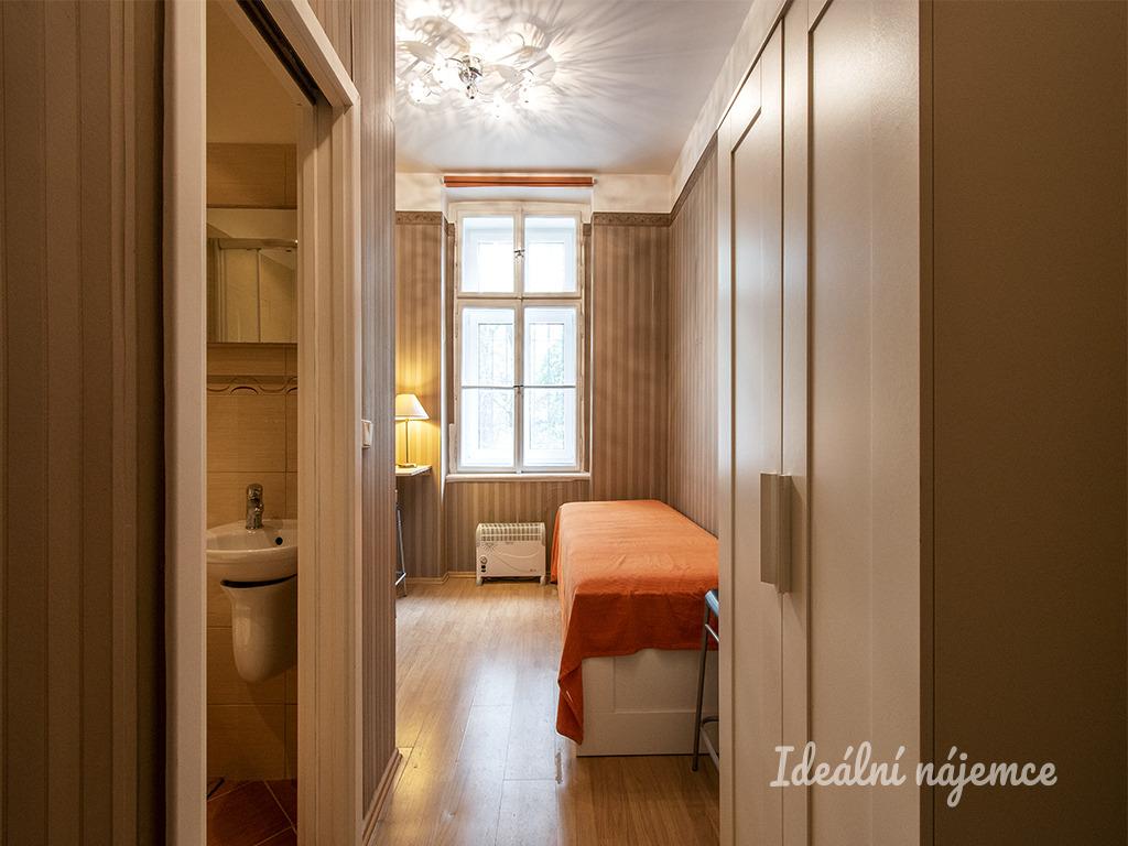 1-room apartment for rent · 10 m² · Praha — 449 €/mo