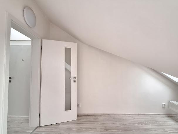 Pronájem bytu 2+kk 40 m² – pohled 6