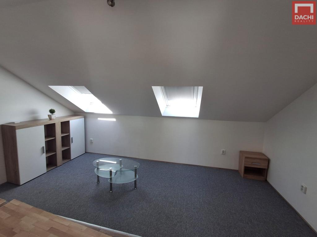 Pronájem bytu 1+kk 34 m2