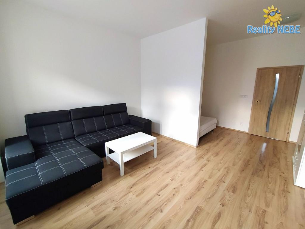 Prodej bytu 2+kk 42 m² – pohled 2