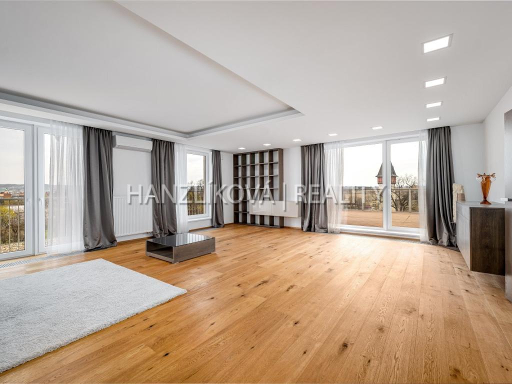 Prodej bytu 6 a více 303 m2