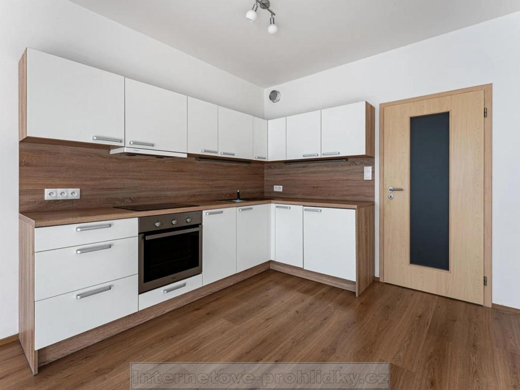 Pronájem bytu 1+kk 35 m2