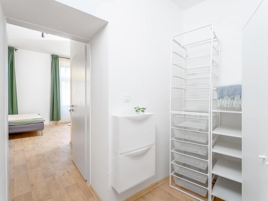 Pronájem bytu 1+kk 31 m2, Praha – náhled fotky 4