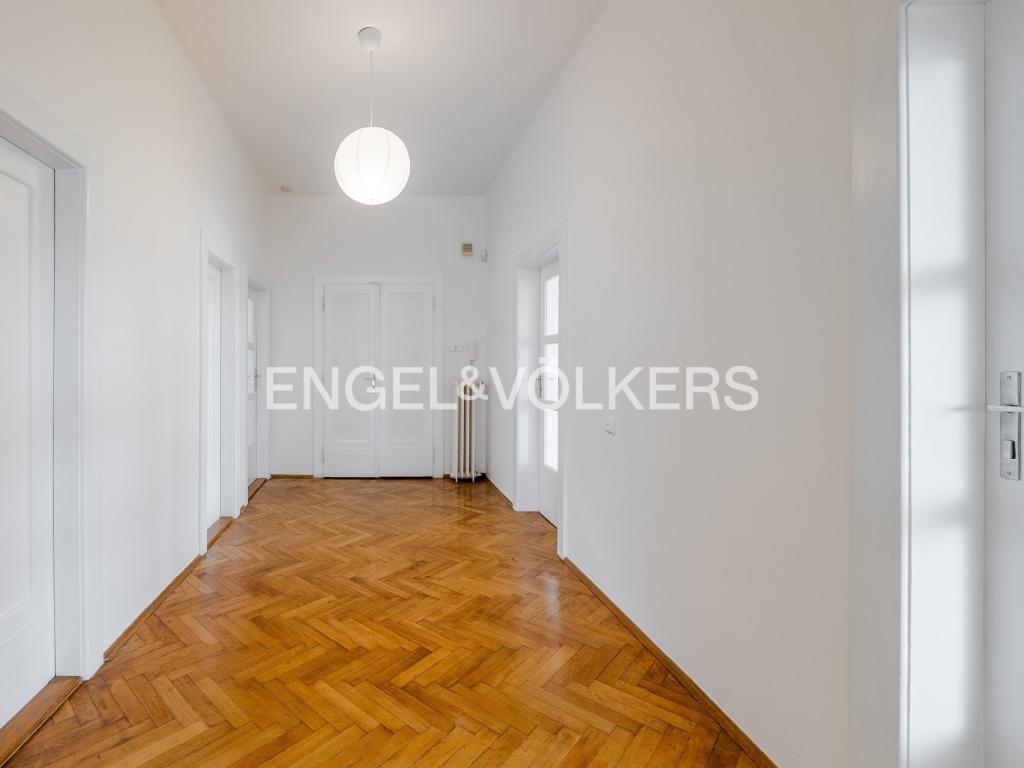 Pronájem bytu 5+1 146 m2, Praha – náhled fotky 11