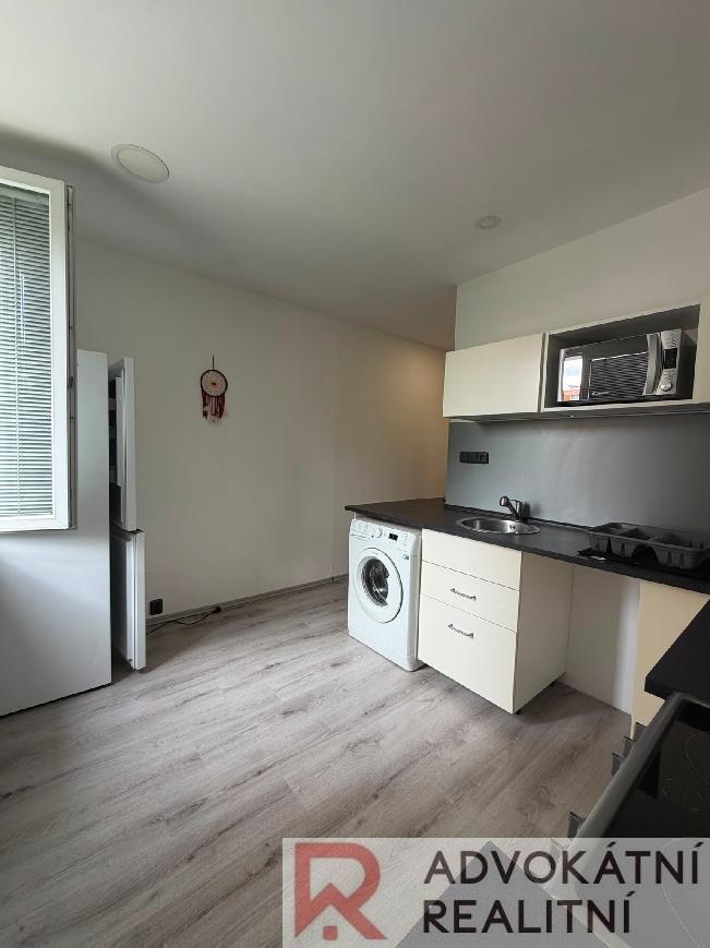 Pronájem bytu 1+1 43 m2
