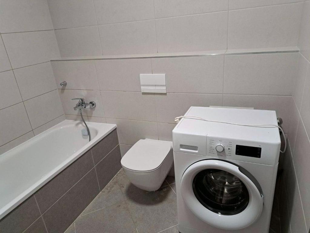 Pronájem bytu 2+kk 54 m2, Praha – náhled fotky 3