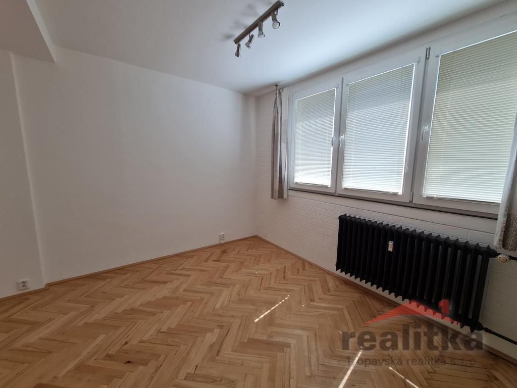 Pronájem bytu 2+1 60 m² – pohled 6
