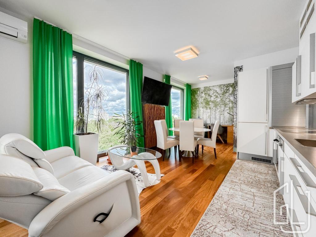 Pronájem bytu 3+kk 102 m2