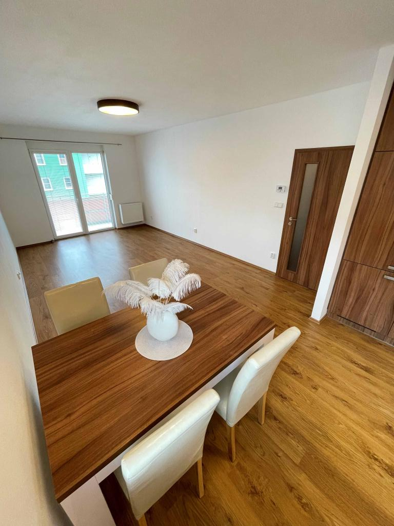 Pronájem bytu 2+kk 62 m2