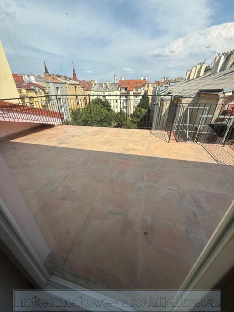 Pronájem bytu 2+kk 72 m2, Praha – náhled fotky 4