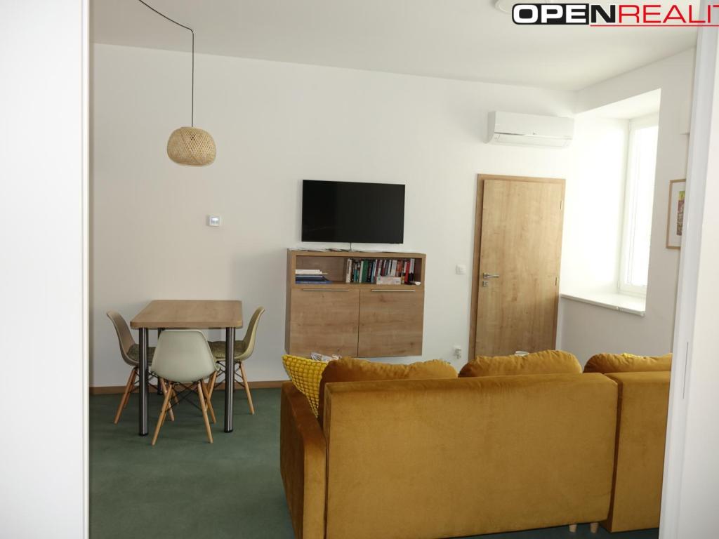 Pronájem bytu 2+kk 40 m2, Strážnice – náhled fotky 9