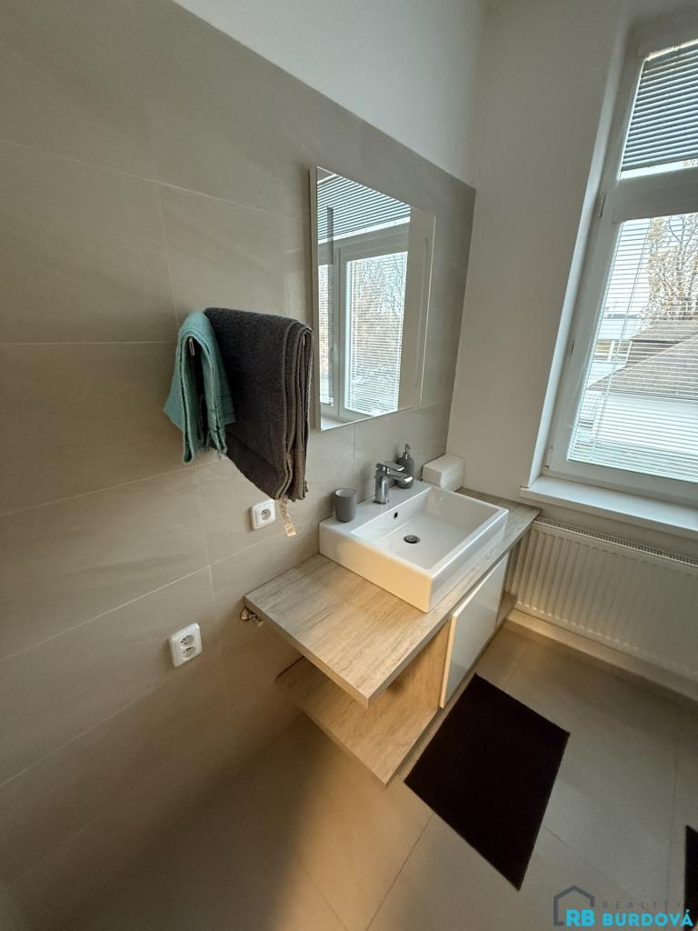 Pronájem bytu 1+kk 35 m2