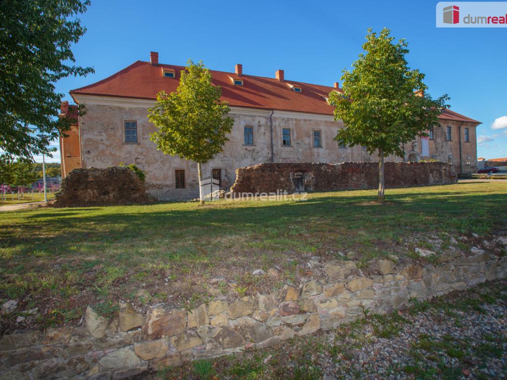 Prodej domu 360 m2, Králův Dvůr – náhled fotky 24