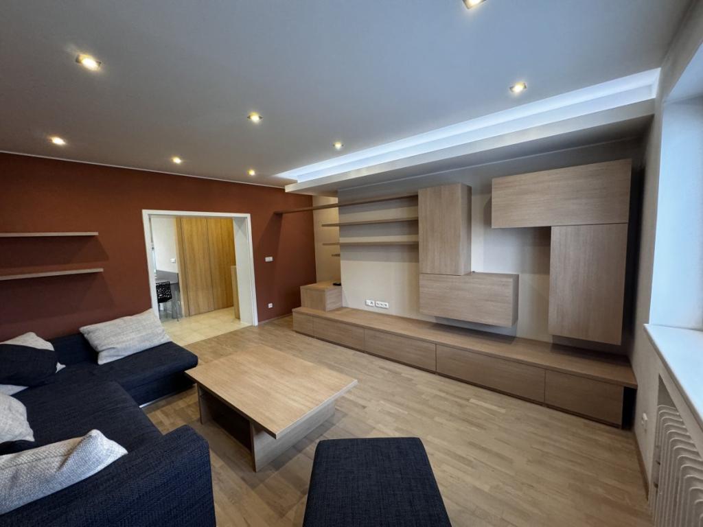 Pronájem 2+1, Zlín - třída Tomáše Bati, 15000 Kč,