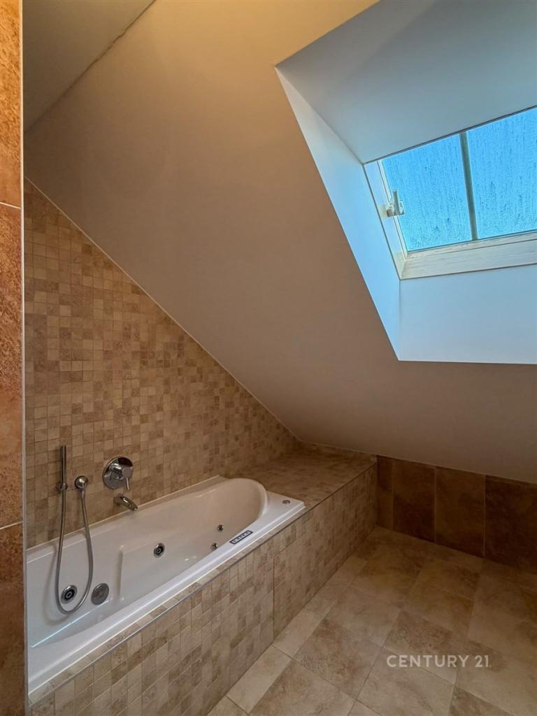 Pronájem bytu 3+kk 157 m2, Praha – náhled fotky 11