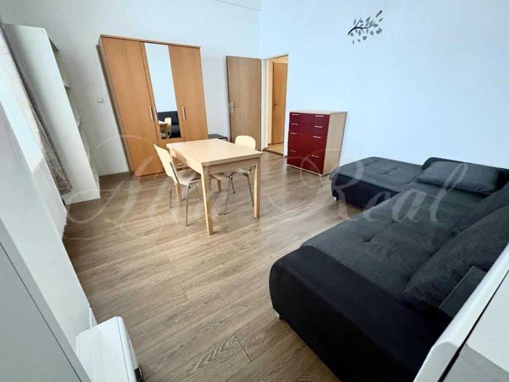 Pronájem bytu 1+1 35 m2