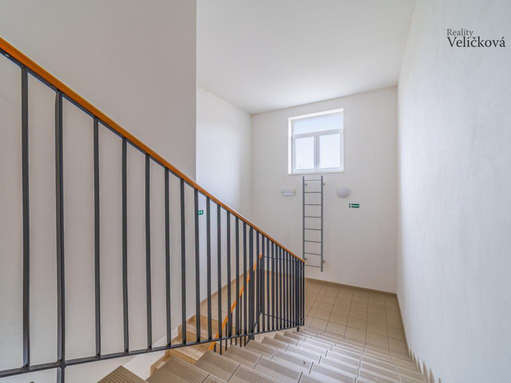 Prodej bytu 3+kk 75 m2, Milovice – náhled fotky 13