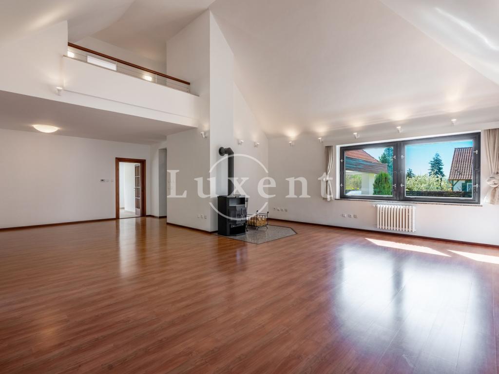 Pronájem domu 417 m2