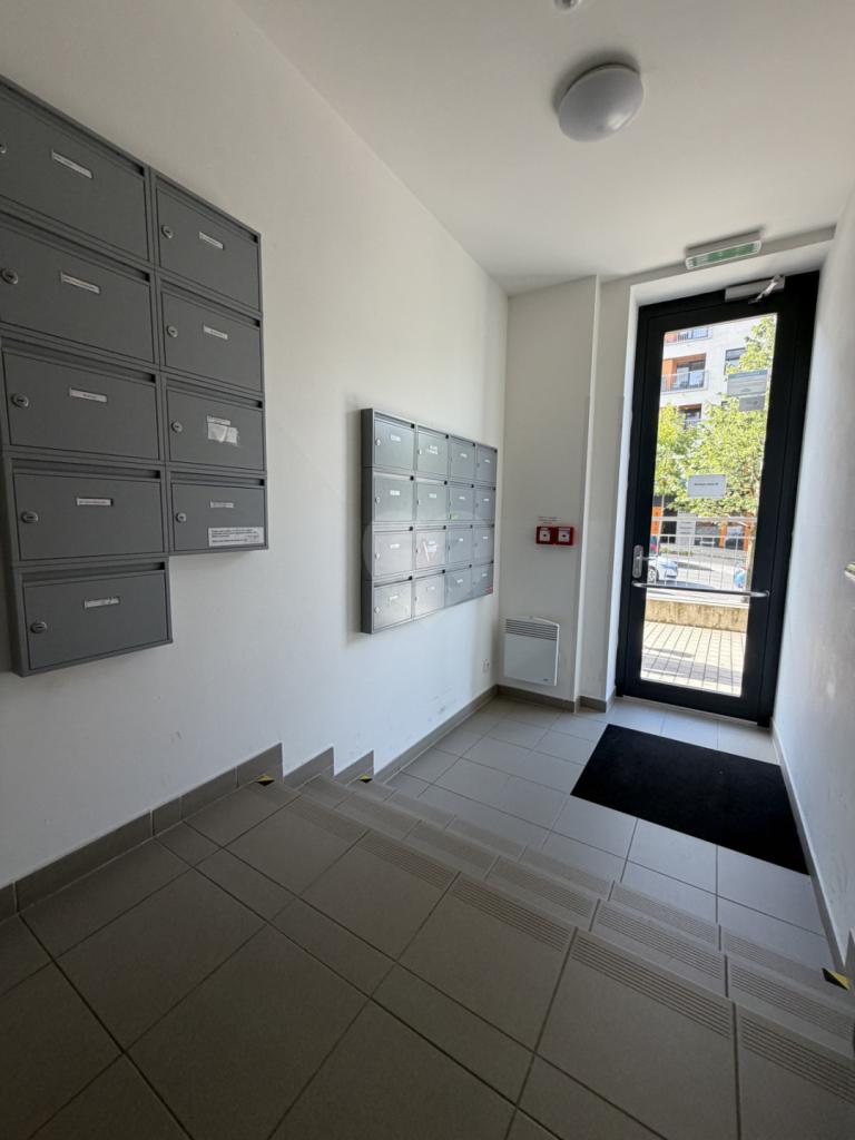 Pronájem bytu 1+kk 34 m2, Praha – náhled fotky 13