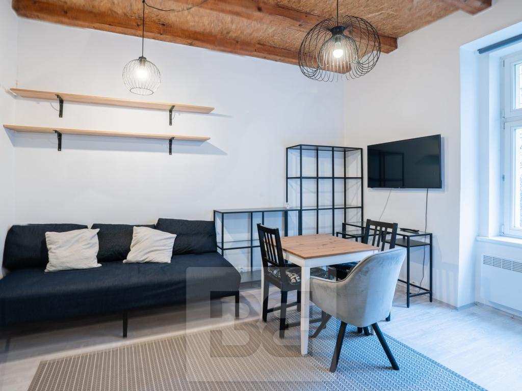 Pronájem bytu 1+kk 28 m2