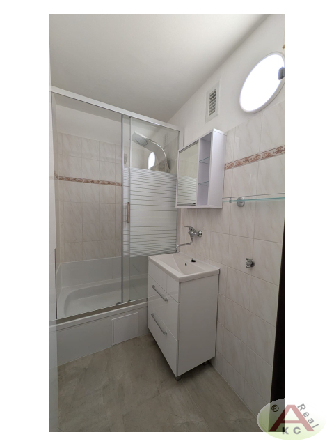 Pronájem bytu 2+kk 45 m2, Praha – náhled fotky 17