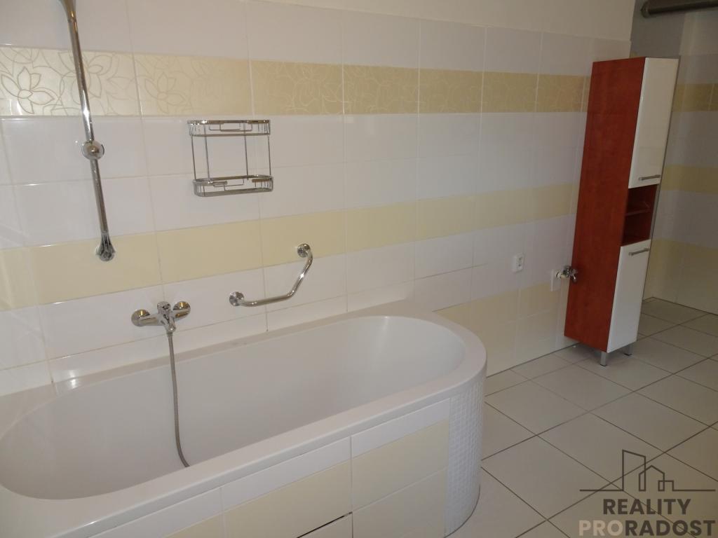 Prodej domu 250 m2, Pardubice – náhled fotky 11