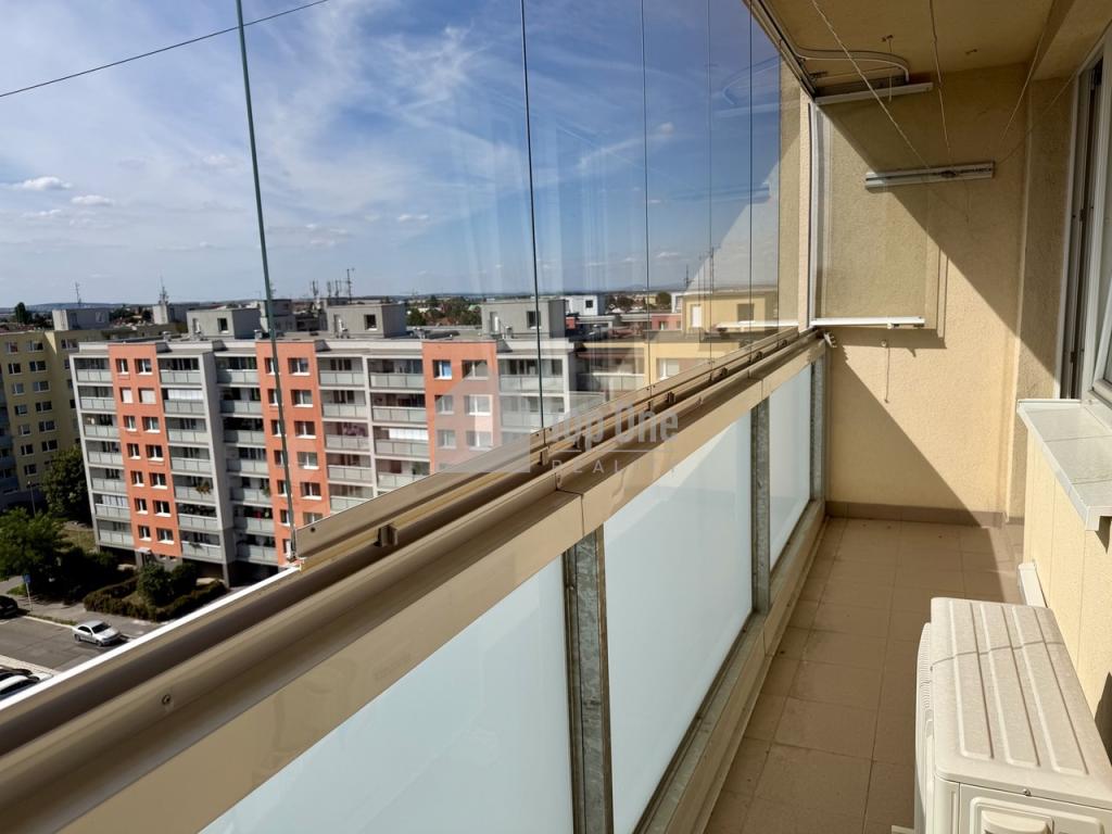 Pronájem bytu 3+kk 78 m2, Praha – náhled fotky 15