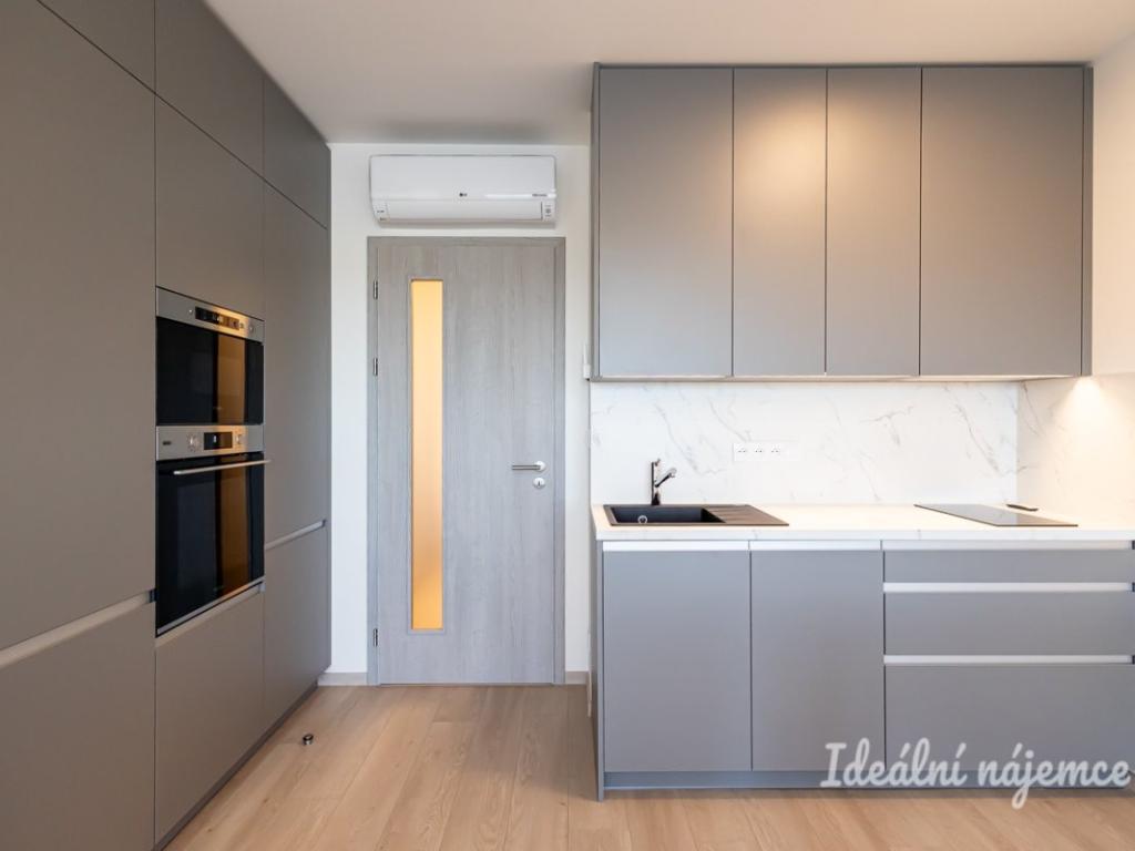 Pronájem bytu 1+kk 32 m2