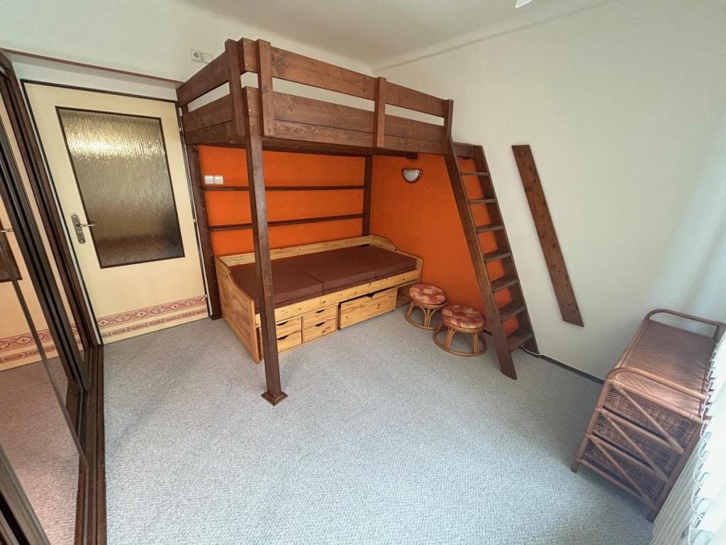 1-izbový byt na prenájom · 30 m² · Praha — 658 €/mes.