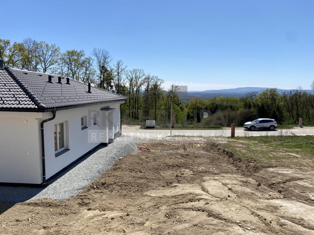 Prodej domu 104 m2, Hosín – náhled fotky 15