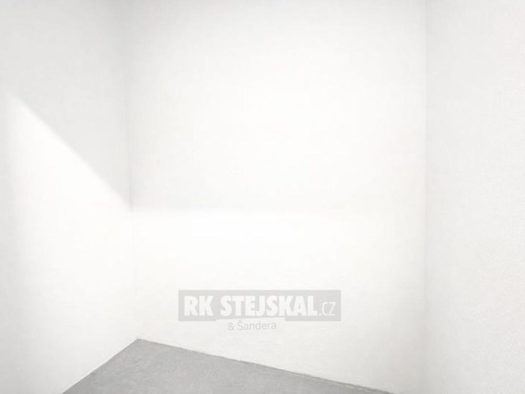 Pronájem bytu 1+kk 28 m2