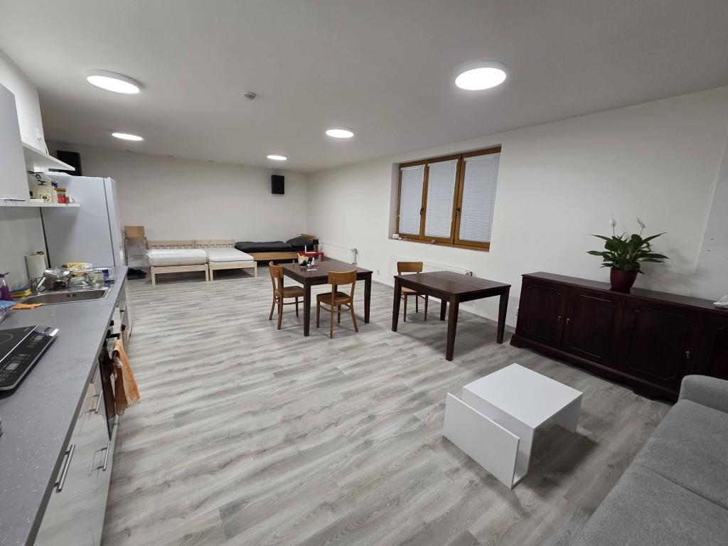 Pronájem bytu 1+kk 64 m2